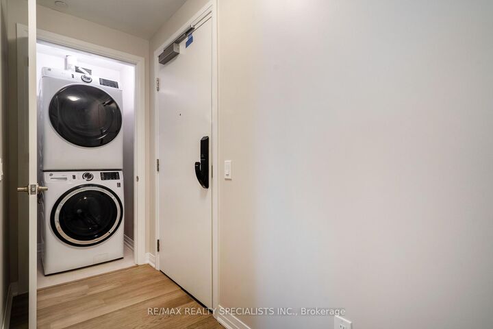 Property Photo:  470 Gordon Krantz Avenue 415  ON L9T 2X5 