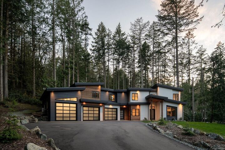 Property Photo:  1535 Eagle Way  BC V8L 5S3 