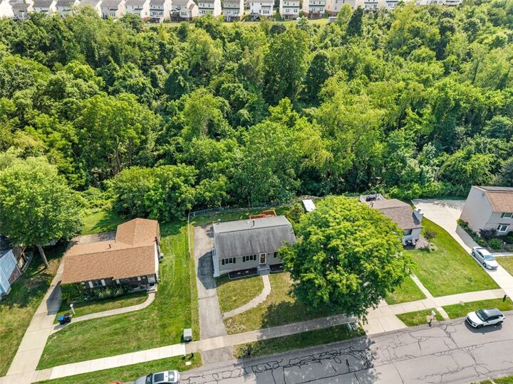 Property Photo:  114 Darnley Dr  PA 15108 