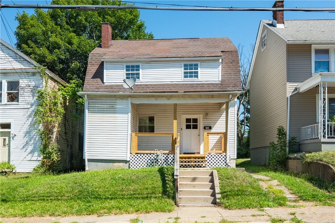 Property Photo: 1128 Main St PA 15001