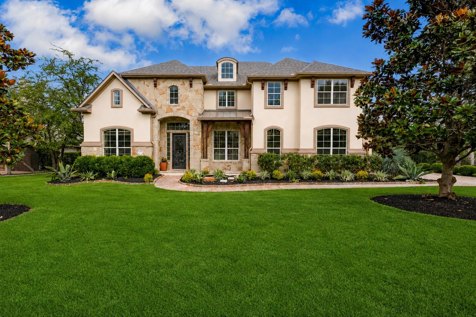 Property Photo: 17112 Yellowstar Drive TX 78738