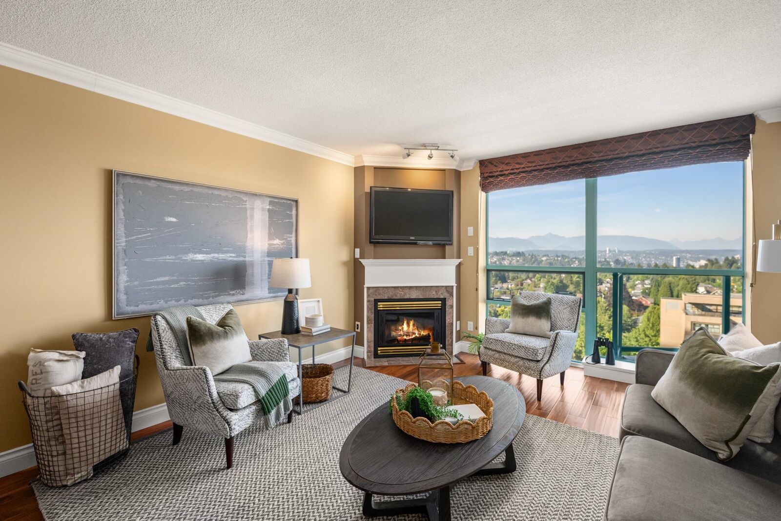 Property Photo: 612 Sixth Street 1704 BC V3L 5V2