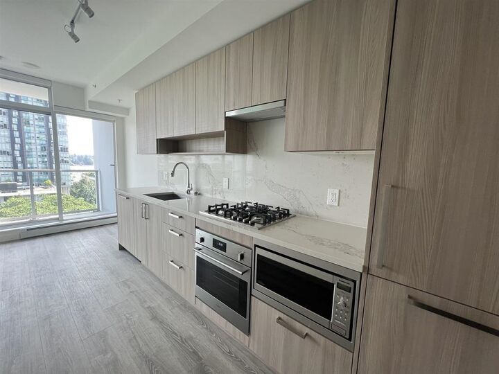 Property Photo: 13350 Central Avenue 707 BC V3T 0S1