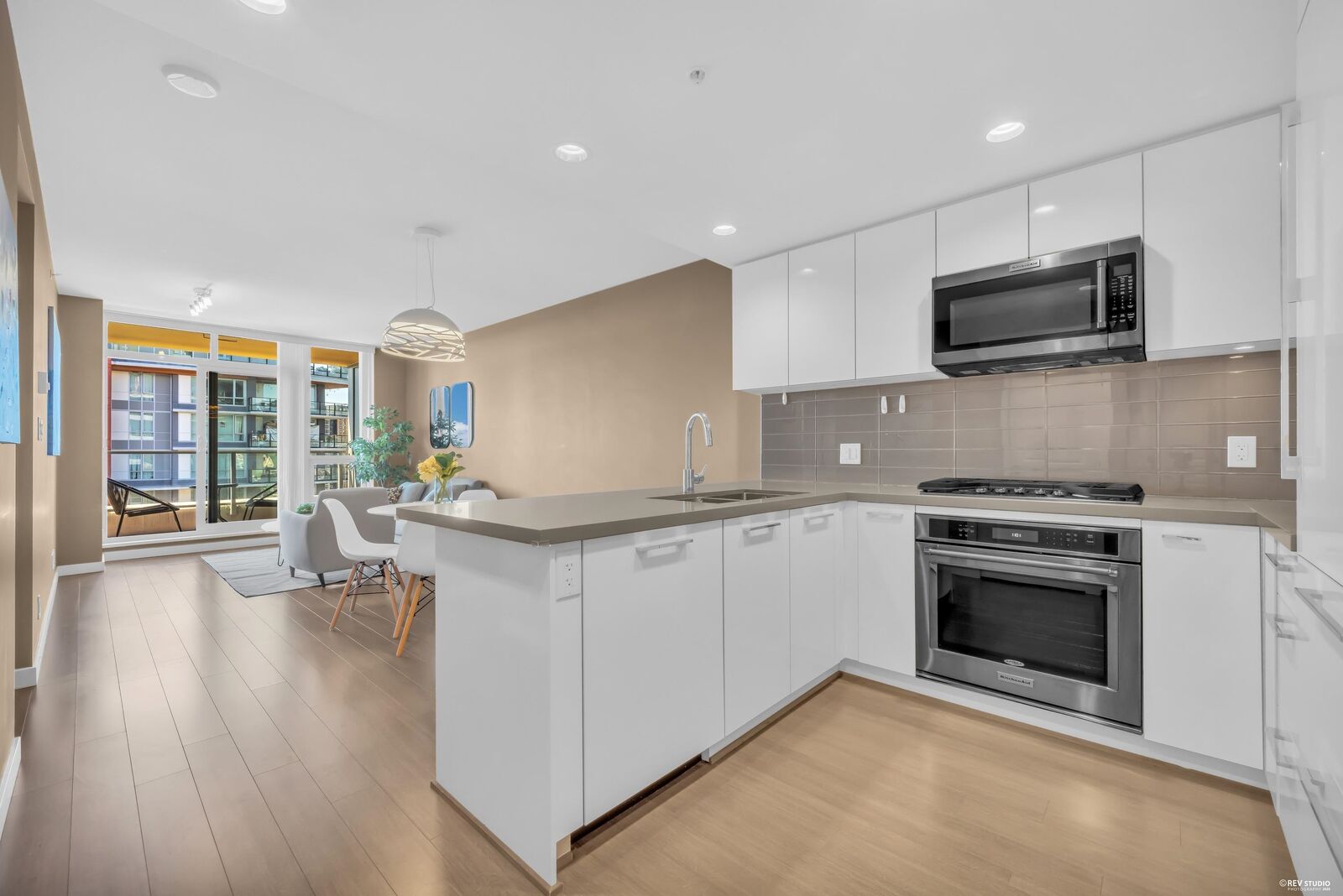 Property Photo:  3093 Windsor Gate 2605  BC V3B 0N2 