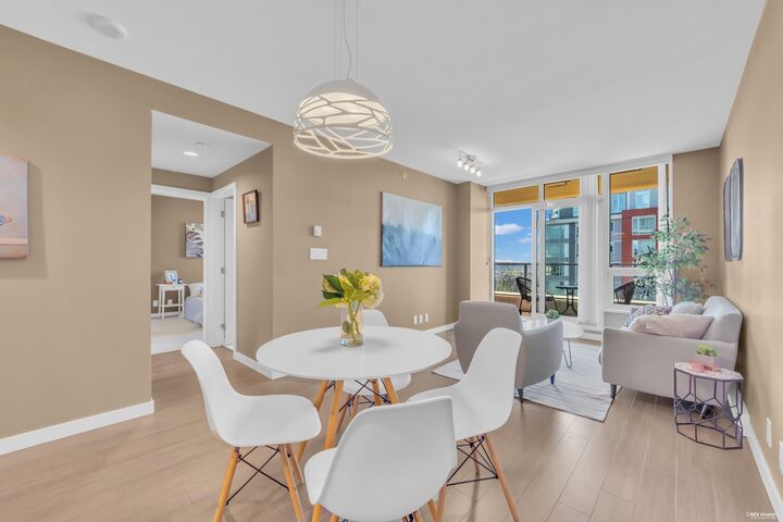 3093 Windsor Gate 2605 — photo 1