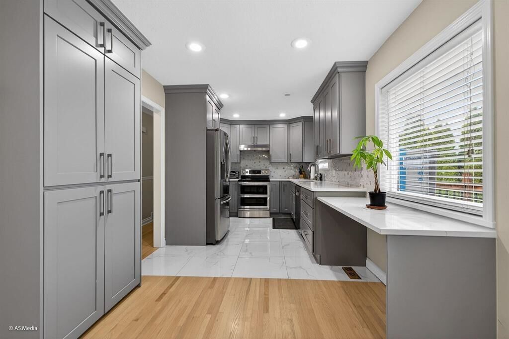 Property Photo:  22939 128 Avenue Upper  BC V2X 4R7 
