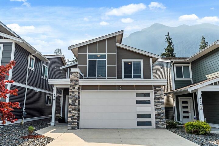 470 Fort Street — photo 1