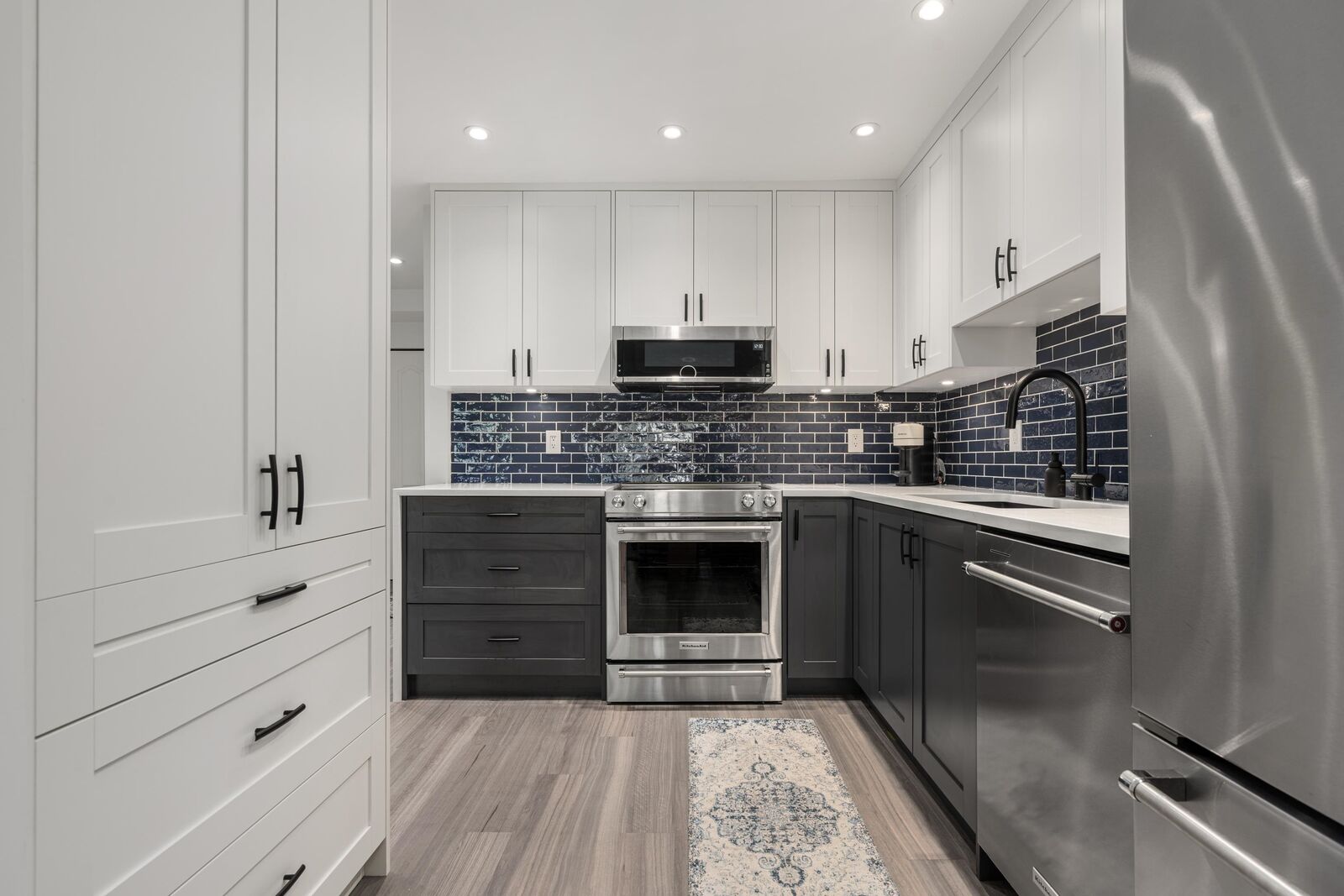 Property Photo: 825 W 15th Avenue 203 BC V5Z 1R8