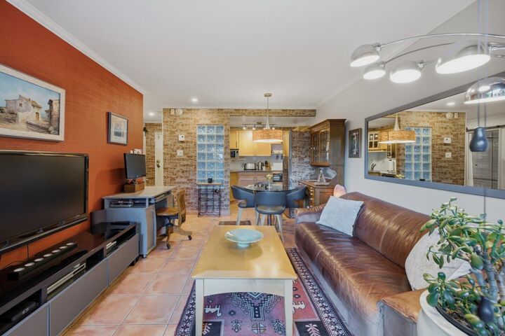 Property Photo:  2120 W 2nd Avenue 102  BC V6K 1H6 