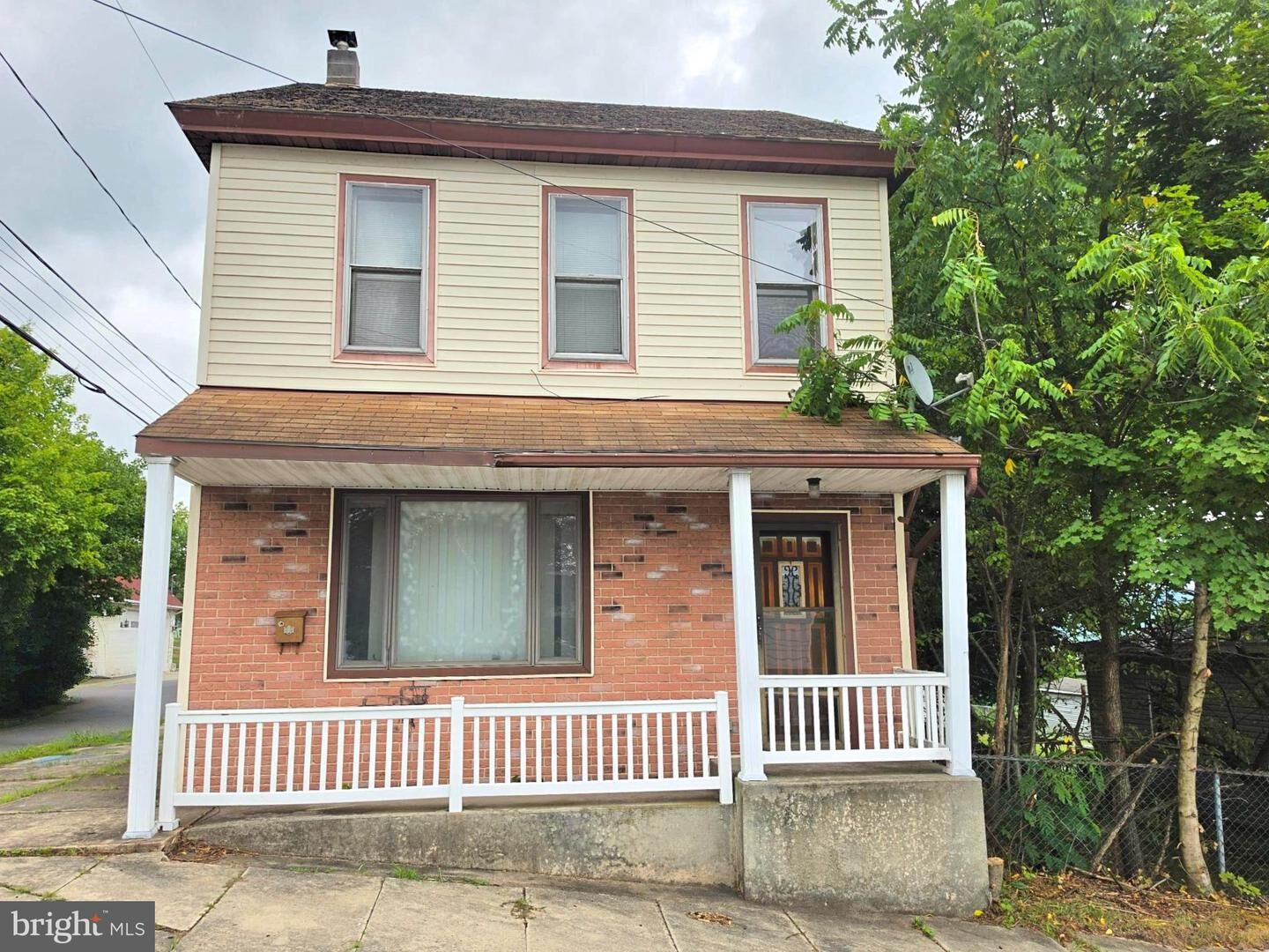 Property Photo: 2 E Colliery Avenue PA 17980