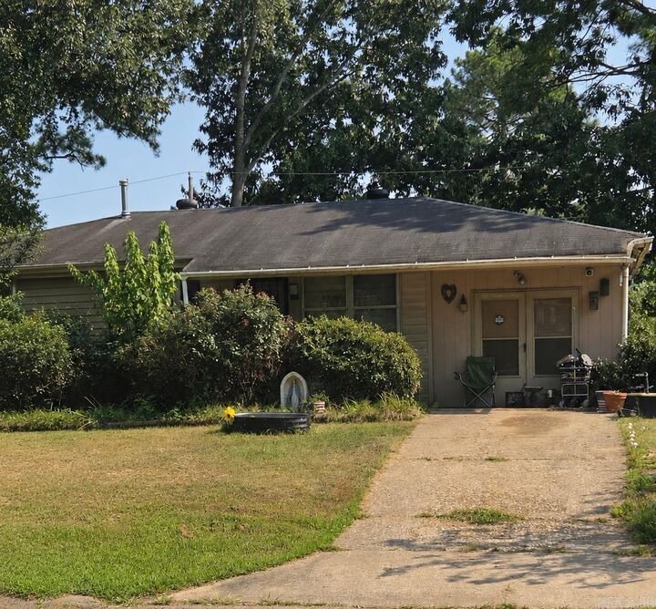 Property Photo: 7007 Knollwood Road AR 72209