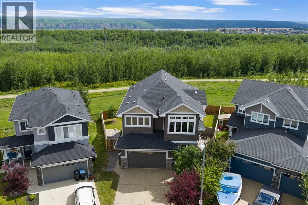 Property Photo:  420 Dixon Road Southeast  AB T9K 2Y6 