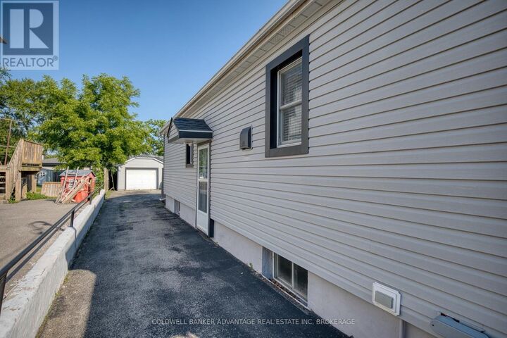 Property Photo:  205 Ross Street  ON L3B 2N4 
