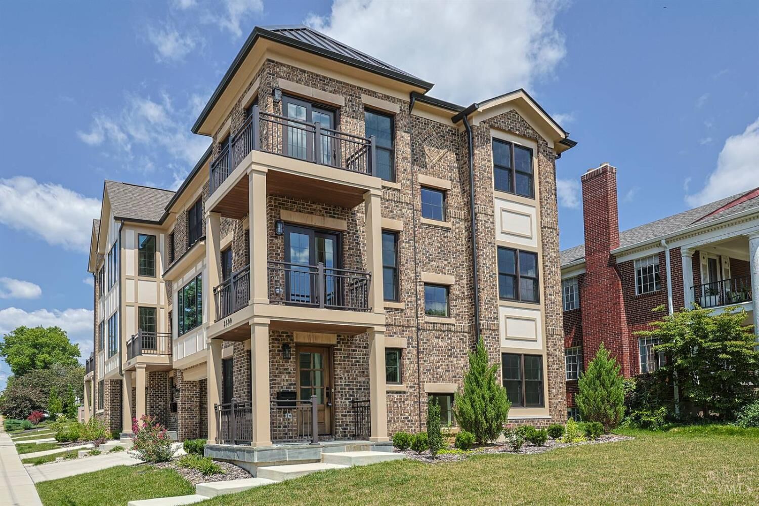 Property Photo:  2800 Erie Avenue  OH 45208 