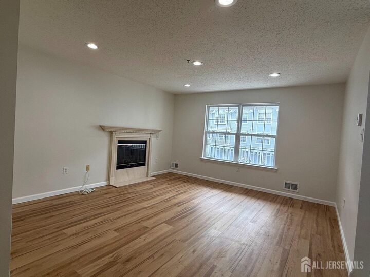 Property Photo: 122 Prestwick Way NJ 08820