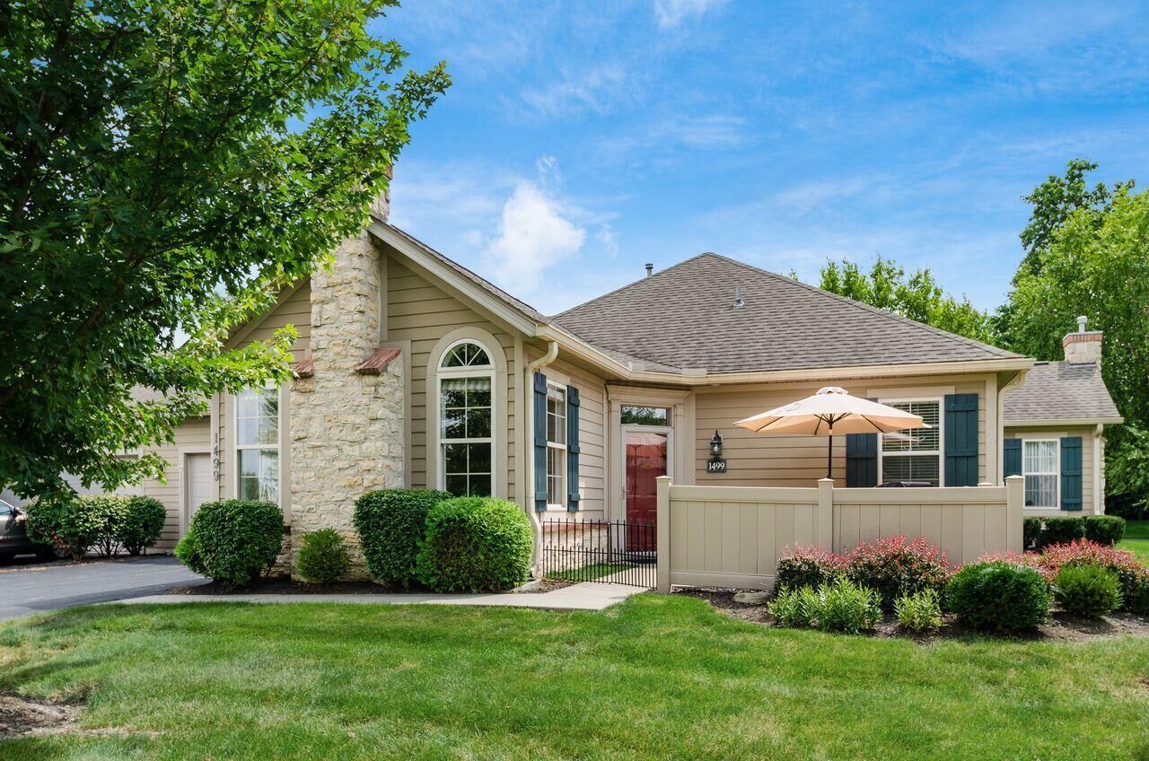 Property Photo: 1499 Cascade Drive OH 43123