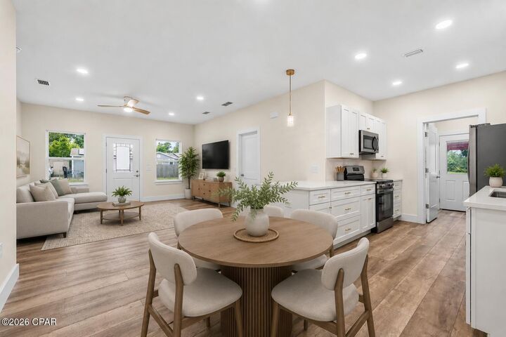 Property Photo:  2201 E 6th Street  FL 32401 