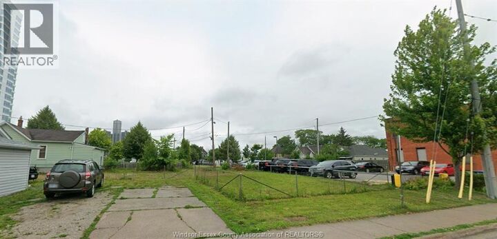 Property Photo:  532 Chatham Street East  ON N9A 2X1 