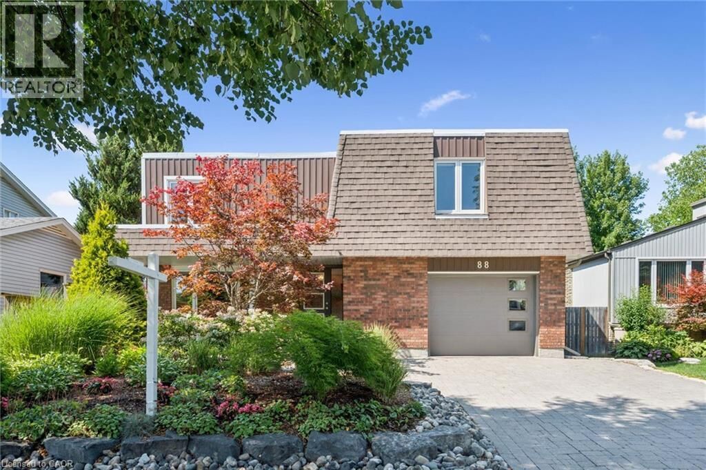 Property Photo:  88 Manor Drive  ON N2A 2V1 