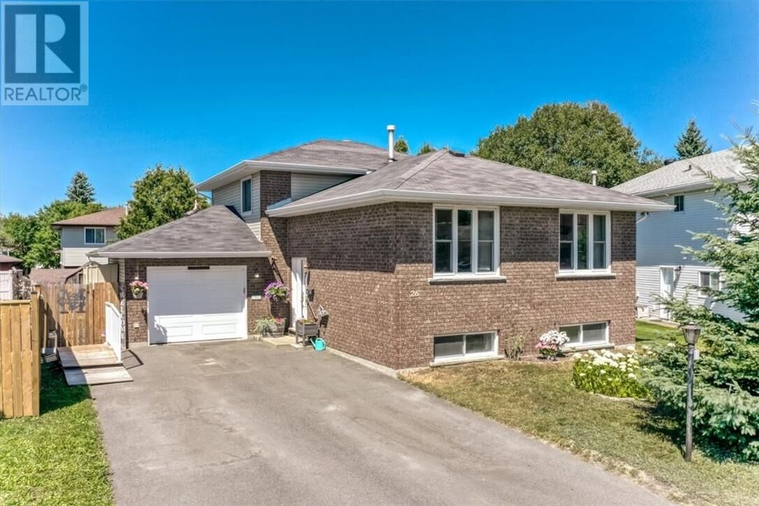 Property Photo:  26 Monique Crescent  ON P3L 1C6 