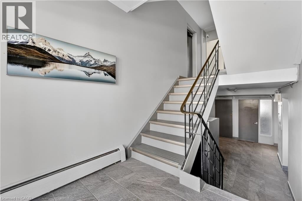 Property Photo:  81 Kenwood Drive 7  ON N2B 3H3 