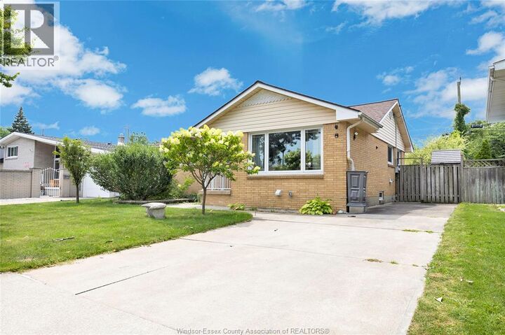 Property Photo:  465 Christopher  ON N8S 3X1 