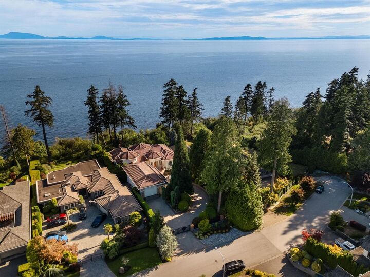 Property Photo:  13464 13A Avenue  BC V4A 1C4 