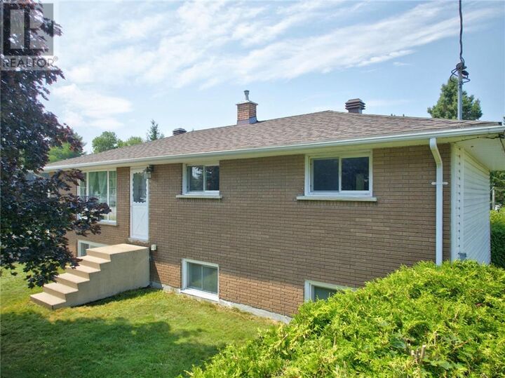 Property Photo: 2525 Fournier Drive ON P3N 1K9