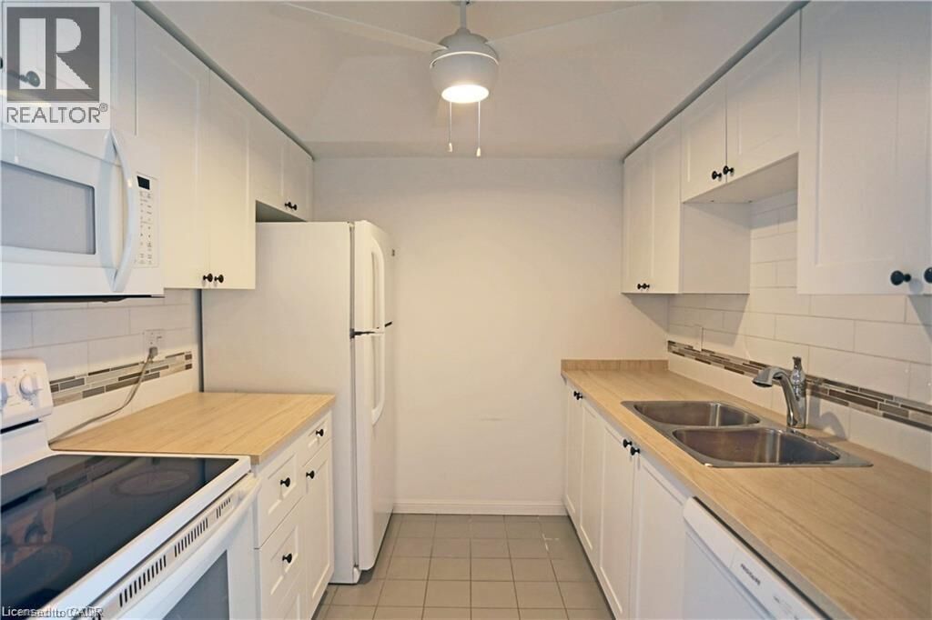 Property Photo:  107 Bagot Street 411  ON N1H 8H5 