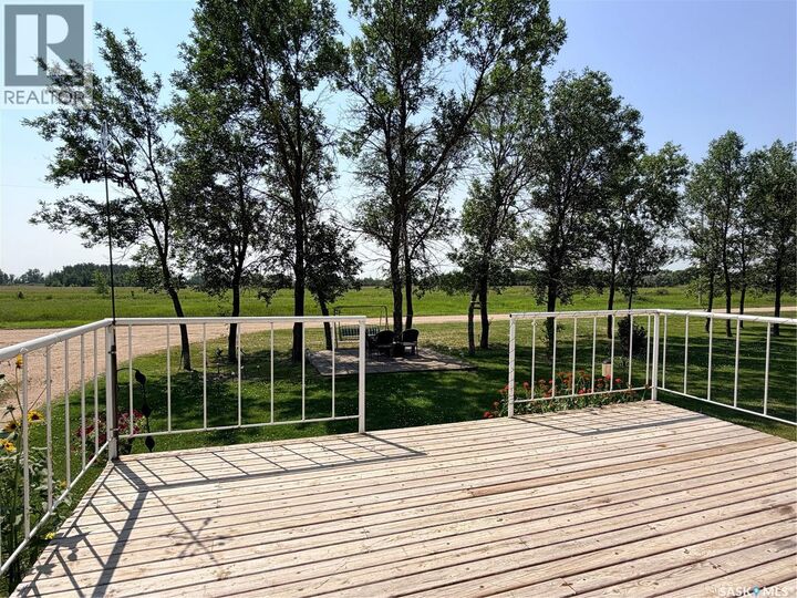 Property Photo:  252 Railway Avenue  SK S0C 0X0 
