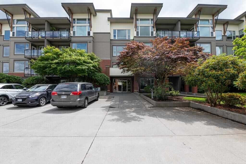 Property Photo:  33539 Holland Avenue 114  BC V2S 0C6 