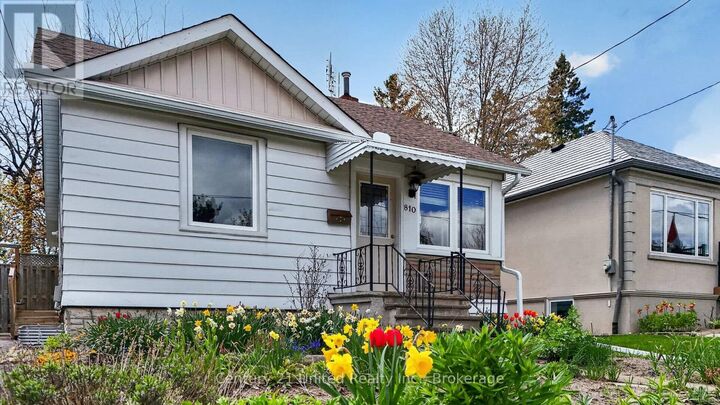 Property Photo: 810 Byron Street South ON L1N 4R8