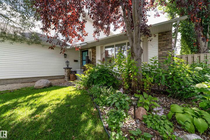 Property Photo: 79 Woodstock Drive AB T8A 4C2