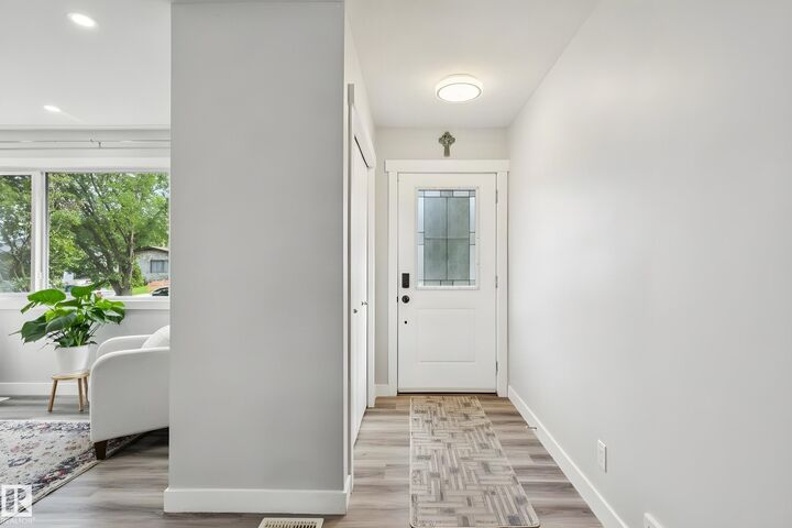 Property Photo:  13428 117A Avenue NW  AB T5M 3J7 