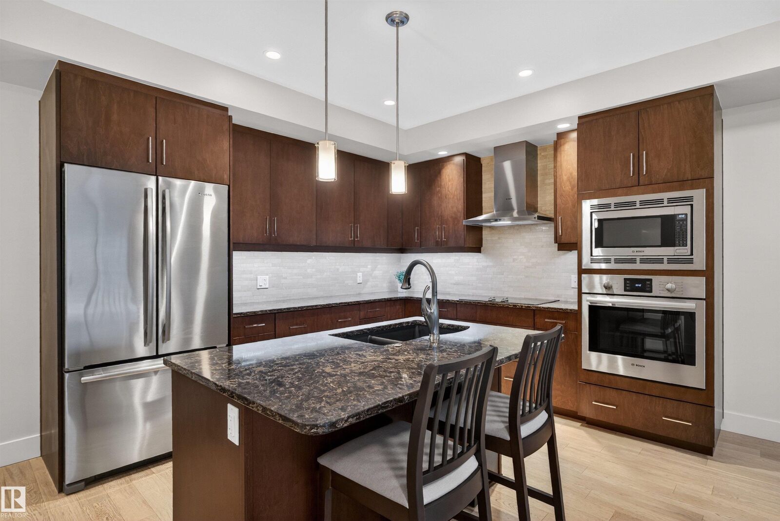 Property Photo: 200 Bellerose Drive 514 AB T8N 7P7