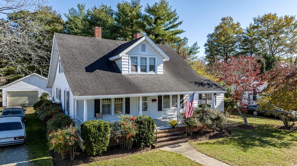 Property Photo: 4 Lake St VA 23417