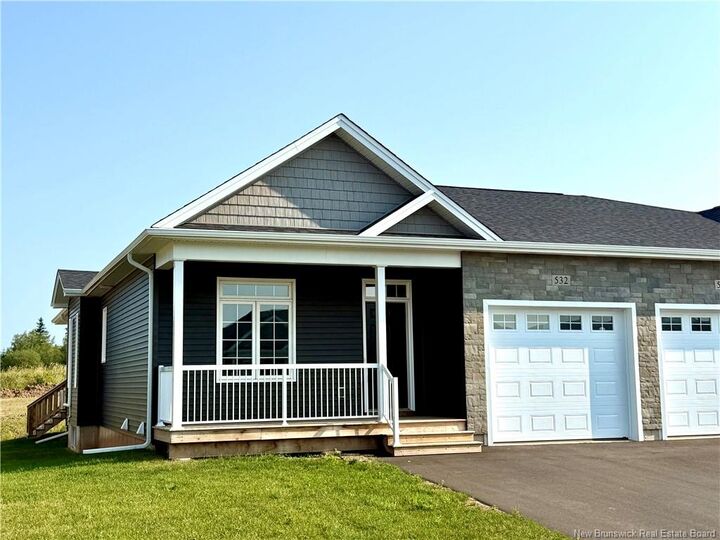 532 Royal Oaks Boulevard — photo 1