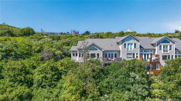 11 Harbour Terrace — photo 1