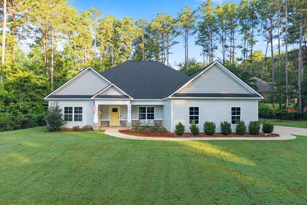Property Photo:  122 Lee Road 2121  AL 36874 