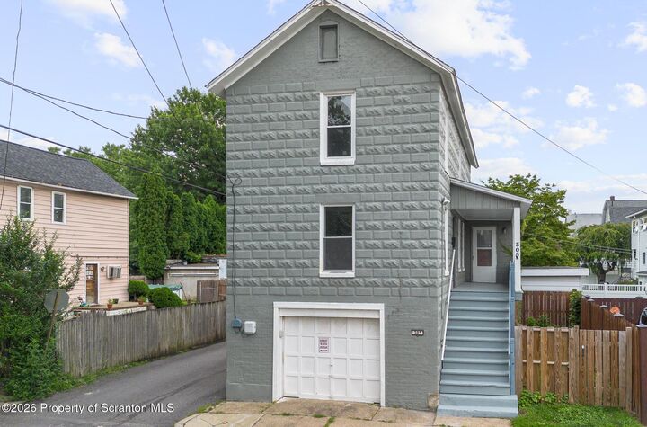 Property Photo:  305 Dean Court  PA 18704 