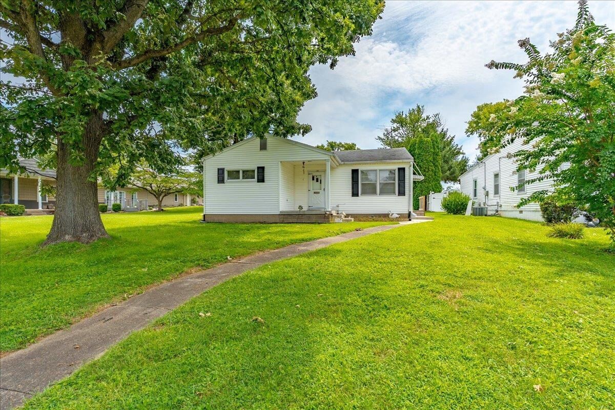 Property Photo: 1100 N Elm Street KY 42420
