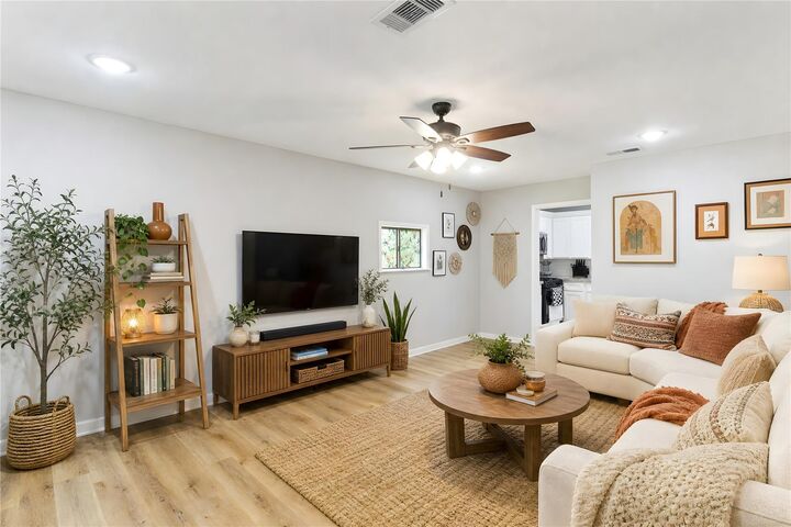 Property Photo:  117 Cannon Street  TX 77531 