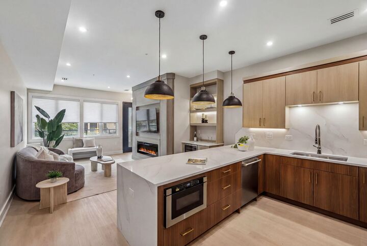 Property Photo:  78 Zabriskie St 1  NJ 07307 