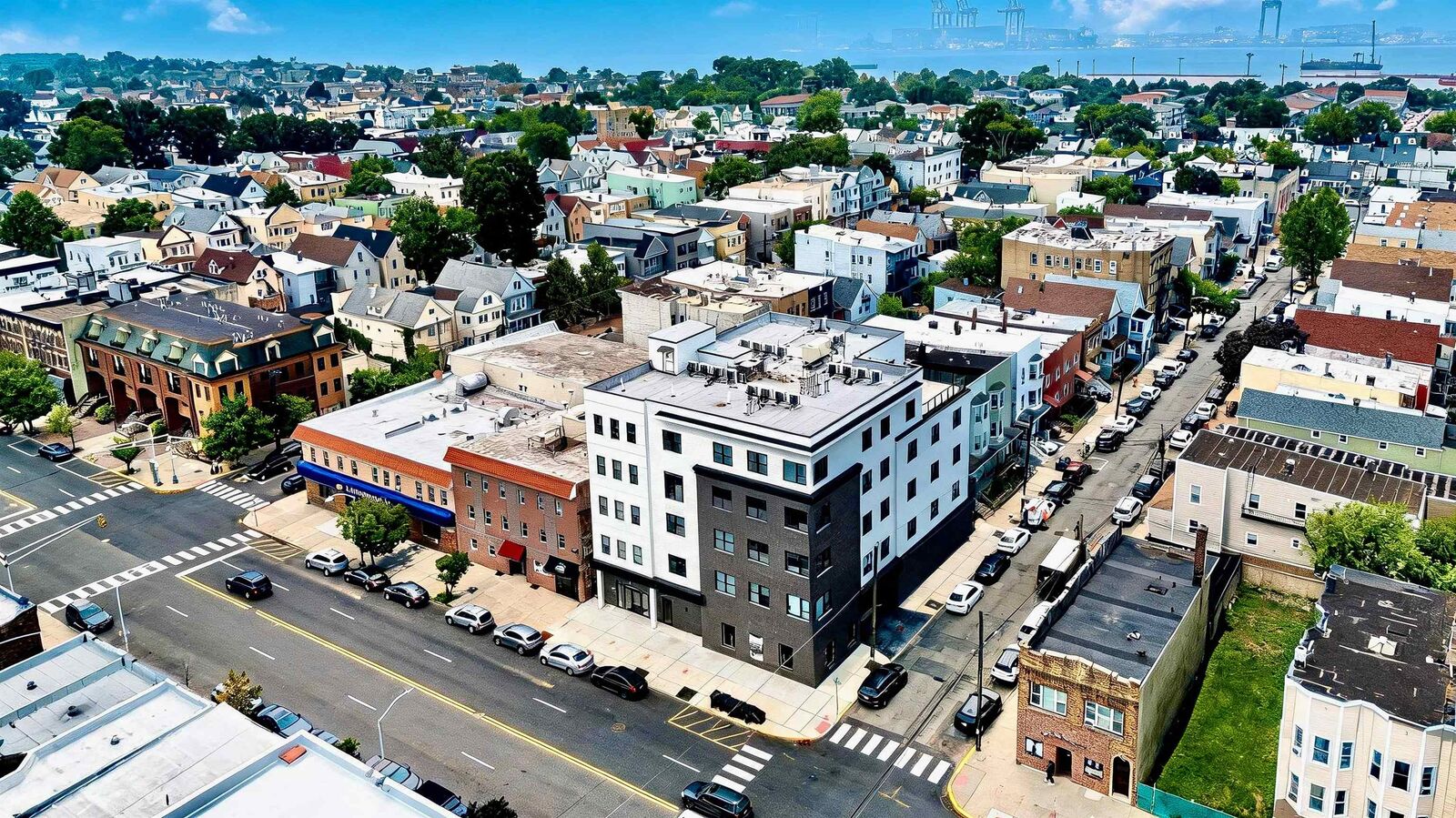 Property Photo:  425 Avenue C 501  NJ 07002 