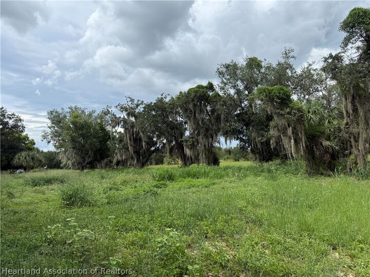 Property Photo:  142 E Raymond Street  FL 33825 