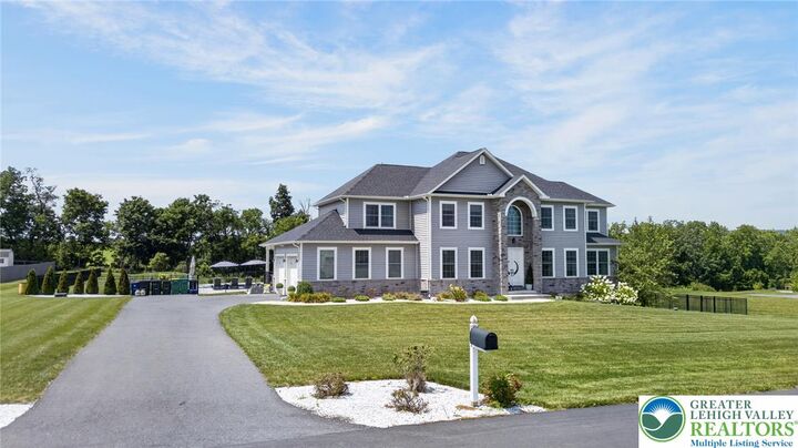 Property Photo:  1333 Colony Lane  PA 18072 
