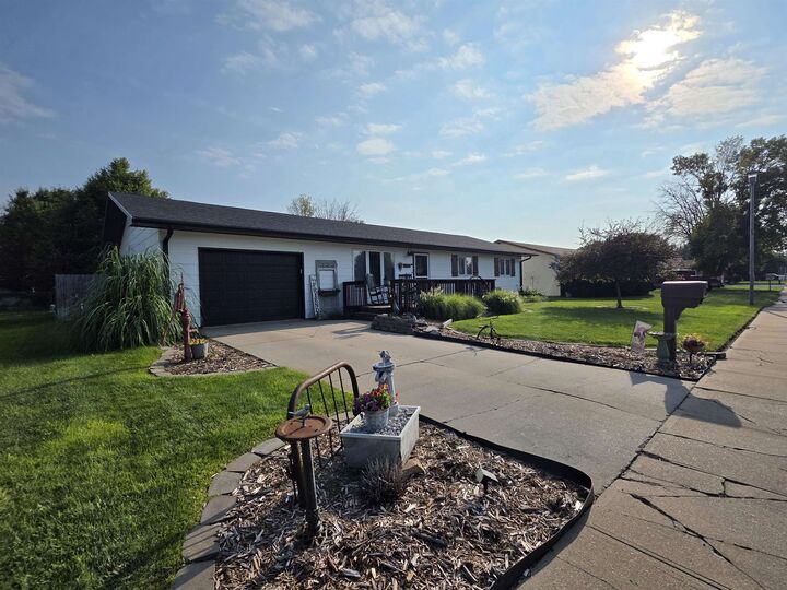 Property Photo: 2116 E D Street NE 69101