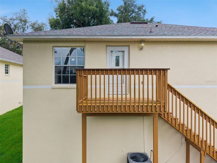 Property Photo: 180 E Minnehaha Avenue FL 34711
