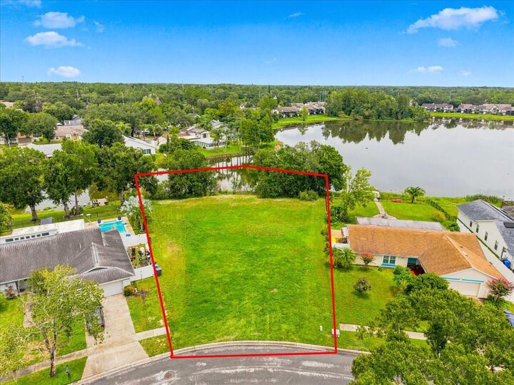 Property Photo: 3209 Pleasant Lake Drive FL 33618