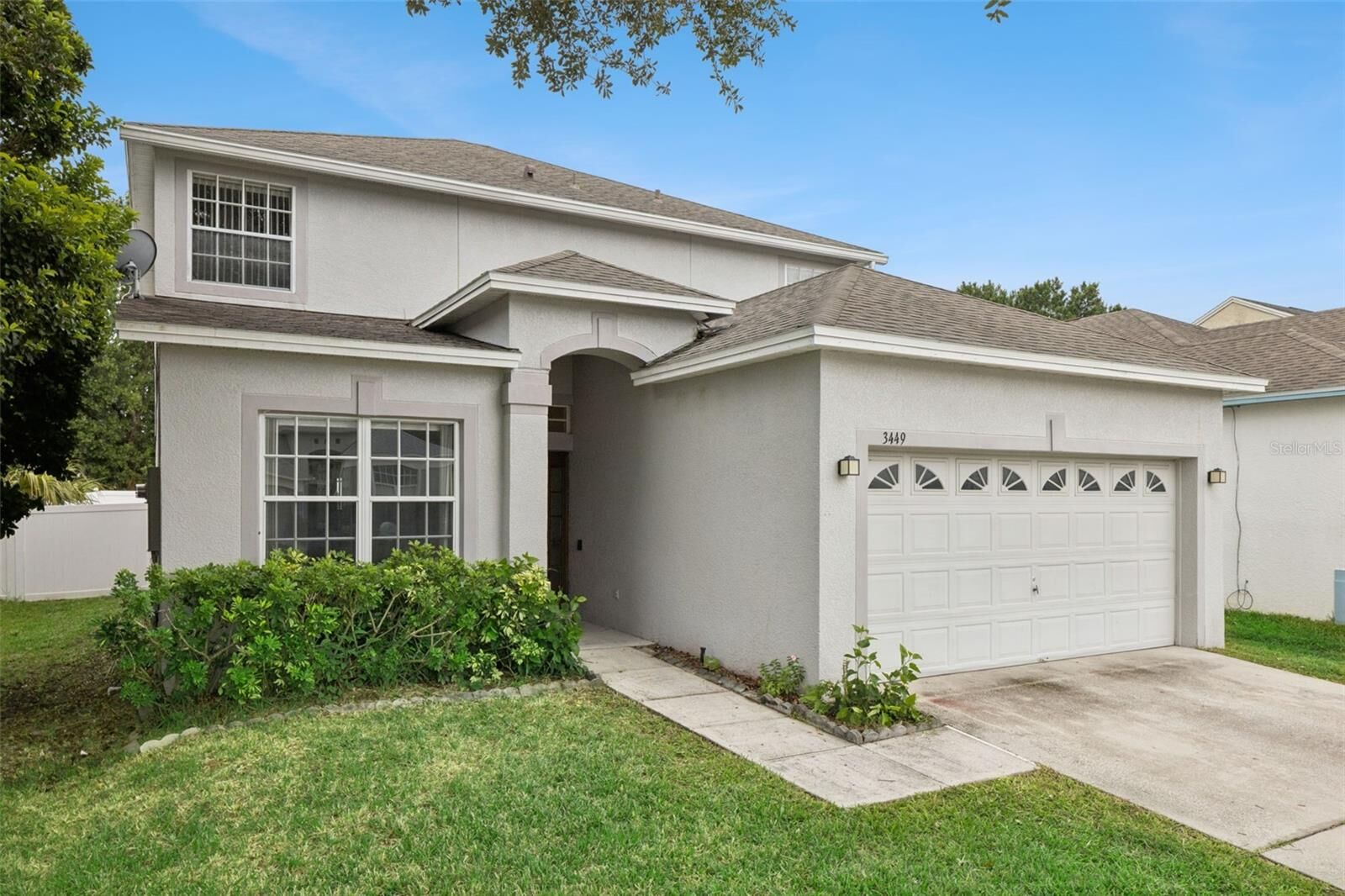Property Photo: 3449 Foxcroft Circle FL 32765